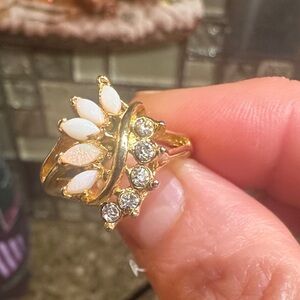 Elegant Gold and White Women's opal Ring